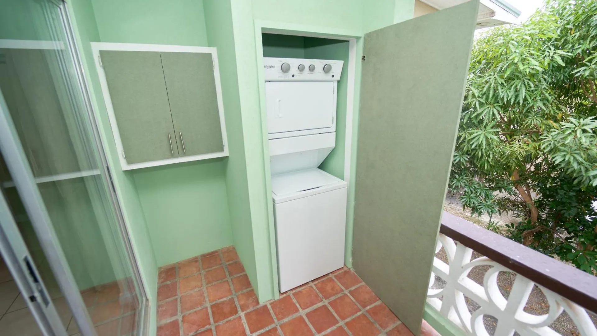 Feriehus Spacious 3-Bedroom Home - Regency Park Bridgetown